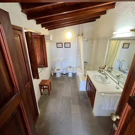 Exclusiv La Mareta Kır Evi